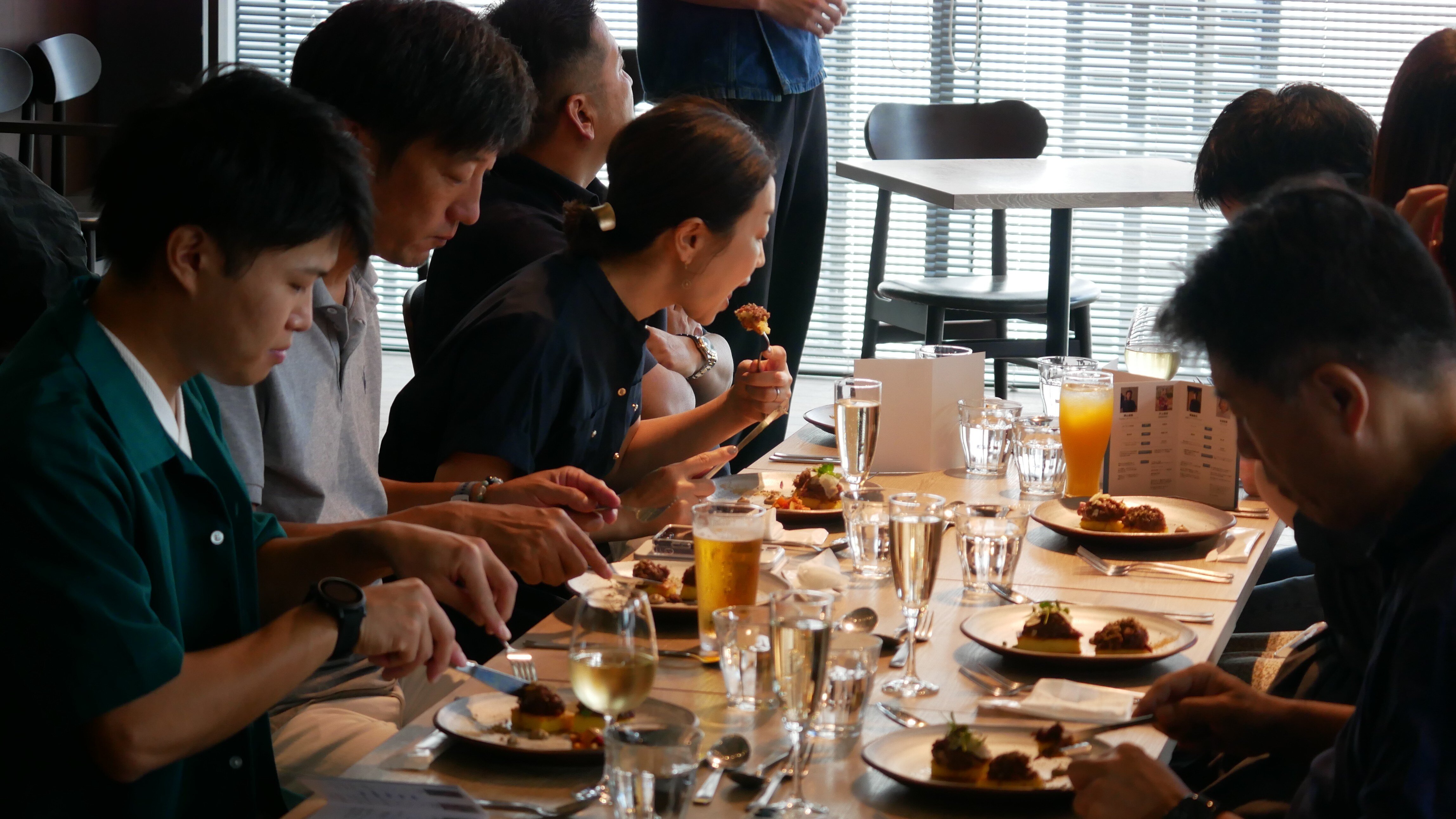 14_nexttable_dinning_01.JPG