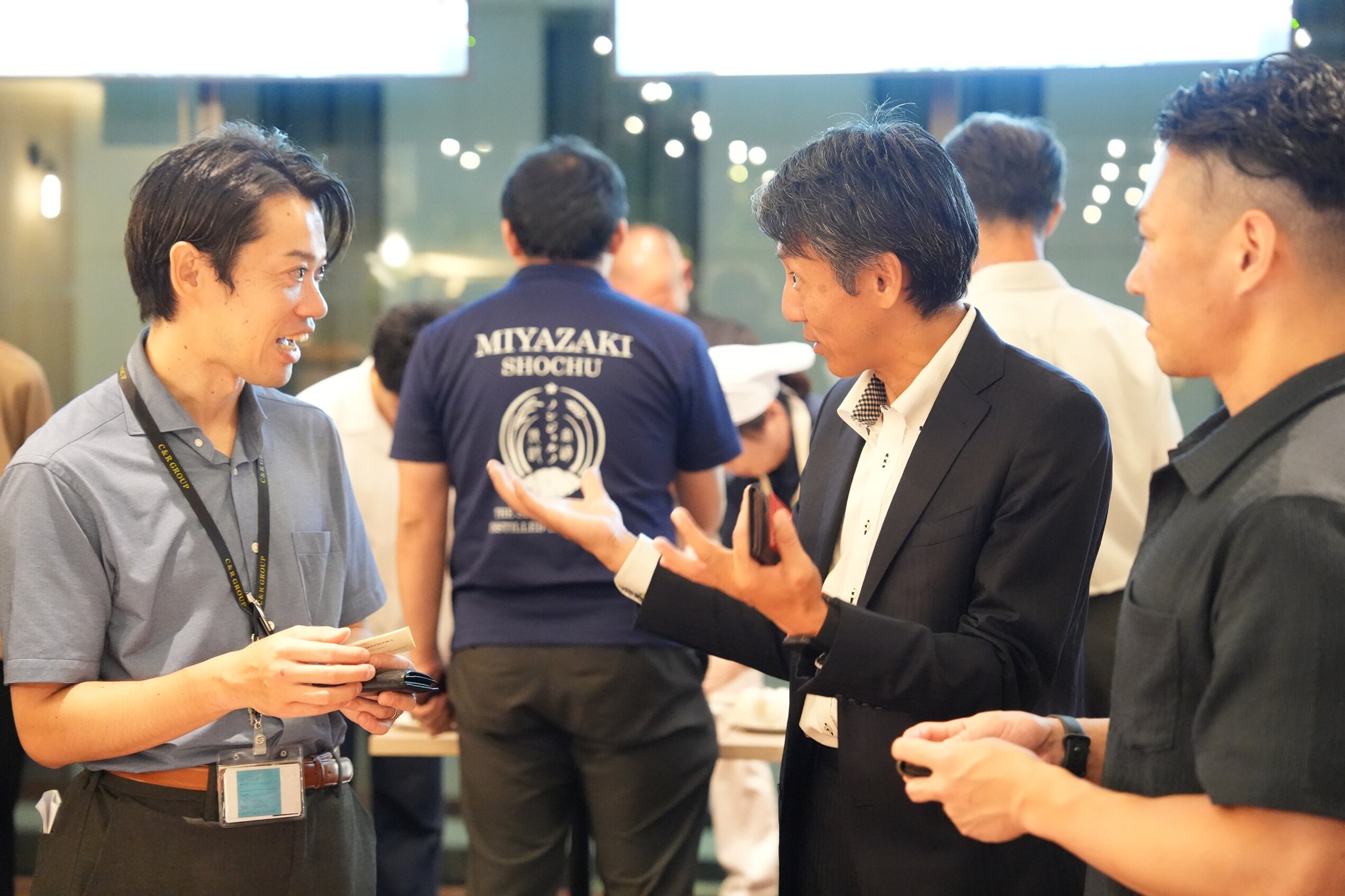 交流の場では、活発的な情報交換が行われた